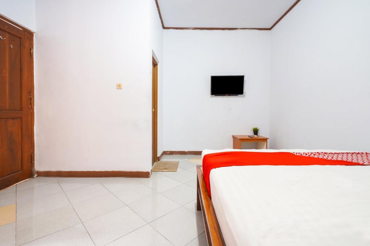 Oyo 91561 Gandhi Hotel Bandung Exterior photo