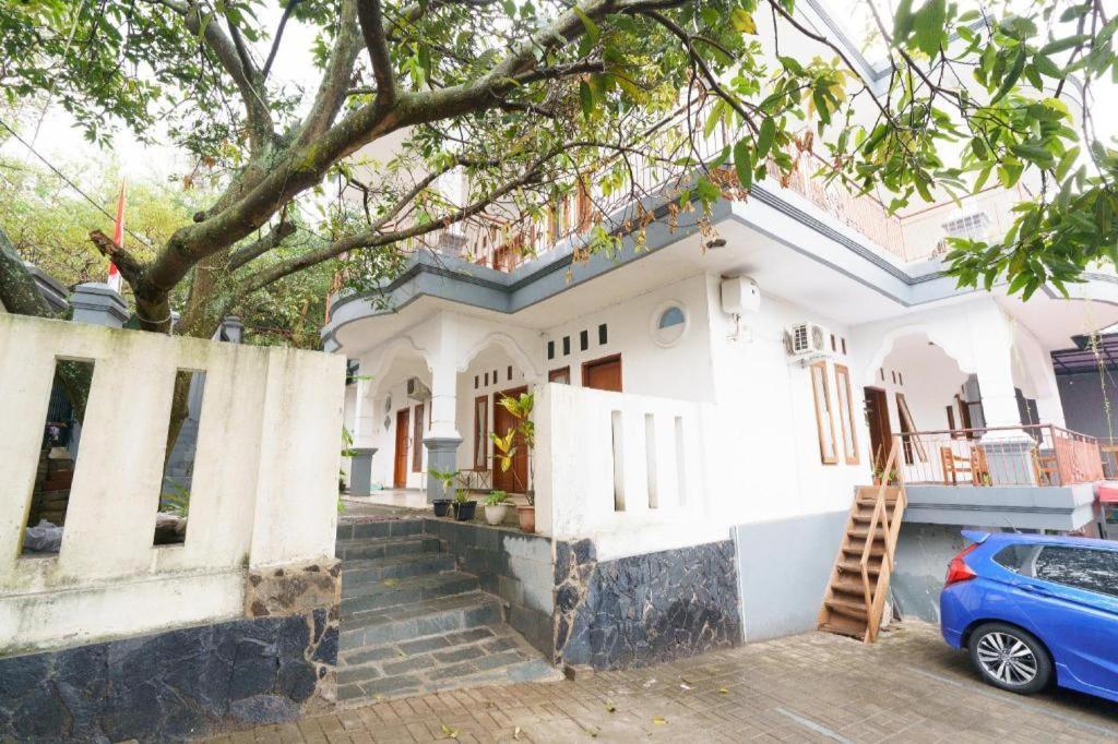 Oyo 91561 Gandhi Hotel Bandung Exterior photo